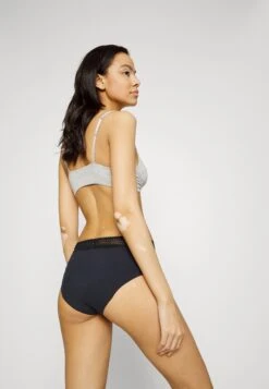 ETAM Celia Period Panty Shorty - Culottes Menstruelles - Noir -Etam 2e63a000f25b45dcb0998aadd2e6f4c0