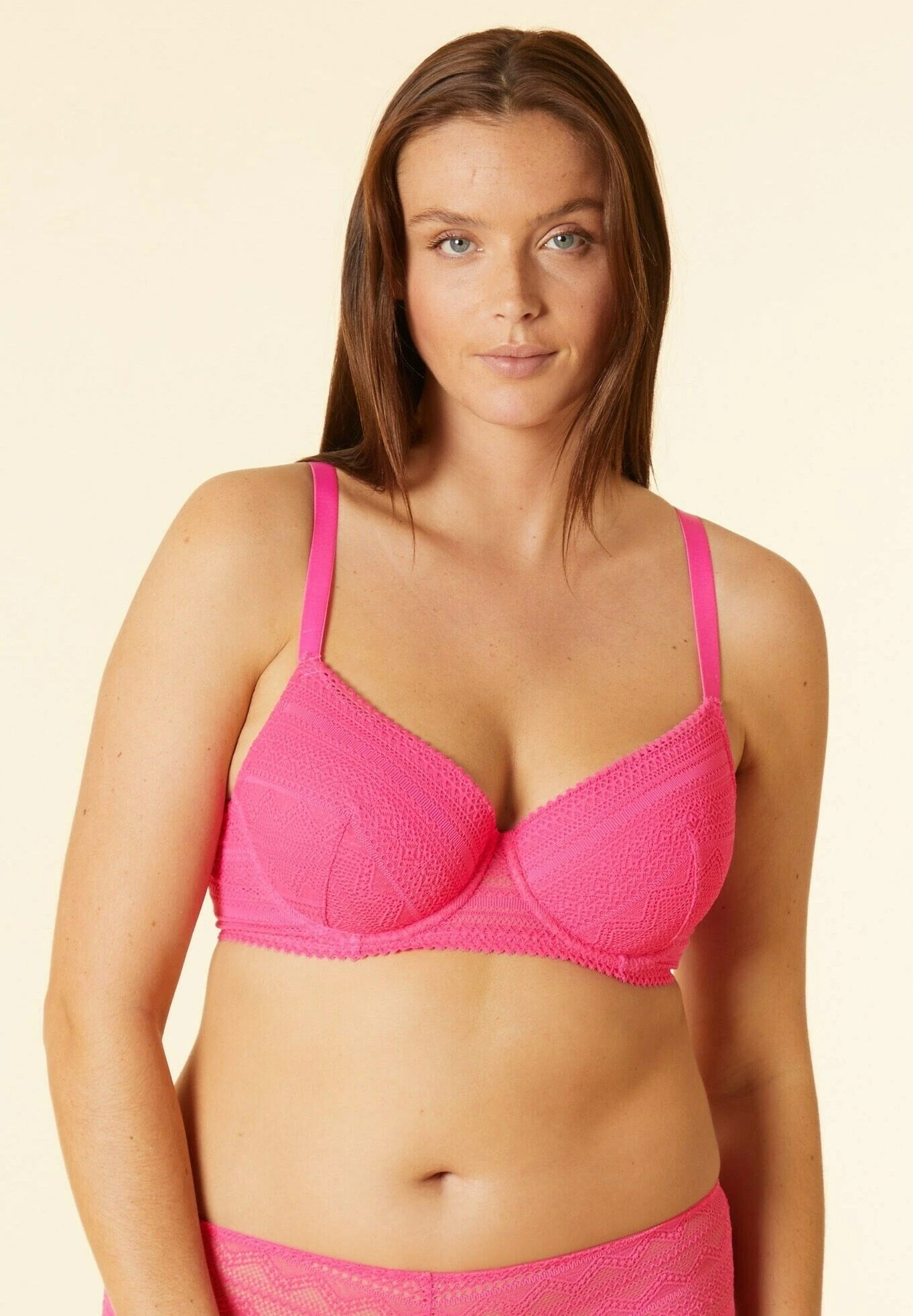 ETAM Padded - Soutien-Gorge À Armatures - Fuschia 1 ETAM Padded - Soutien-Gorge À Armatures - Fuschia