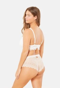 ETAM Artiste - Soutien-Gorge À Armatures - Ecru 6 ETAM Artiste - Soutien-Gorge À Armatures - Ecru -Etam 43d939bda51b4f64a85a59c794e1706d