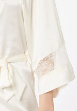 ETAM Sentiment - Deshabille - Bordeaux Grenat - Peignoir - Off-White 7 ETAM Sentiment - Deshabille - Bordeaux Grenat - Peignoir - Off-White -Etam 5e2b7022955140f7bceb05a7568651db