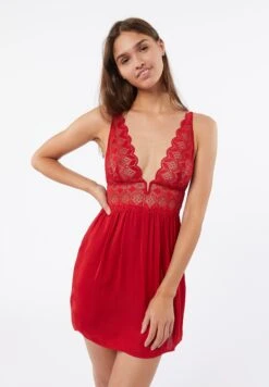 ETAM Sky - Chemise De Nuit / Nuisette - Red