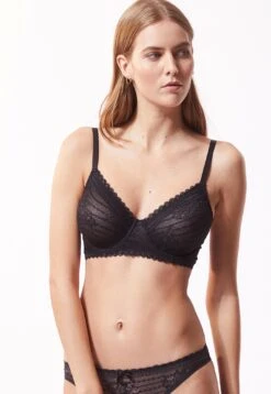 Etam -Etam 79918e4b9971474e80e4d92cec90cc15