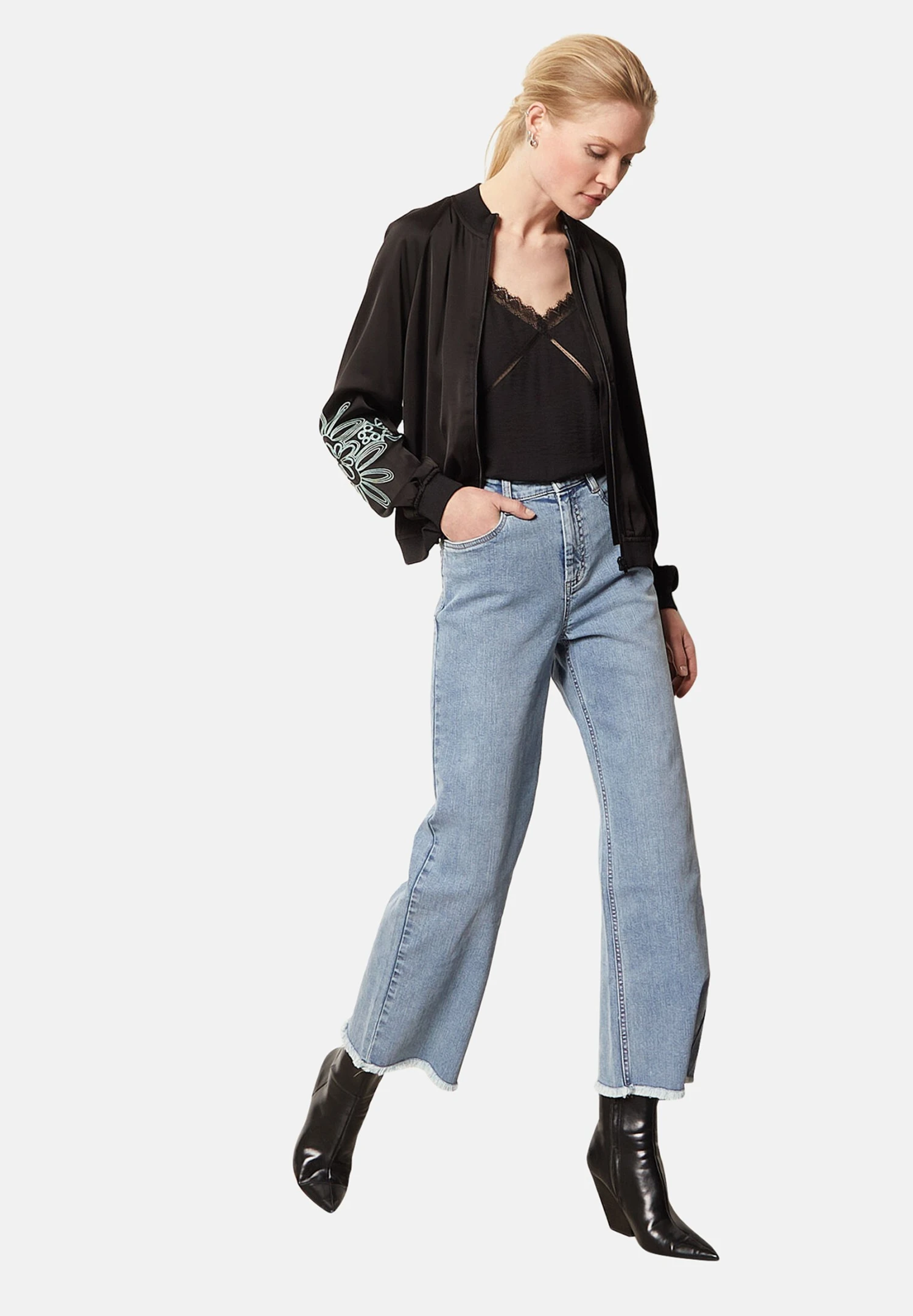 ETAM Dada - Jean Flare - Bleu Clair 2 ETAM Dada - Jean Flare - Bleu Clair – Image 2