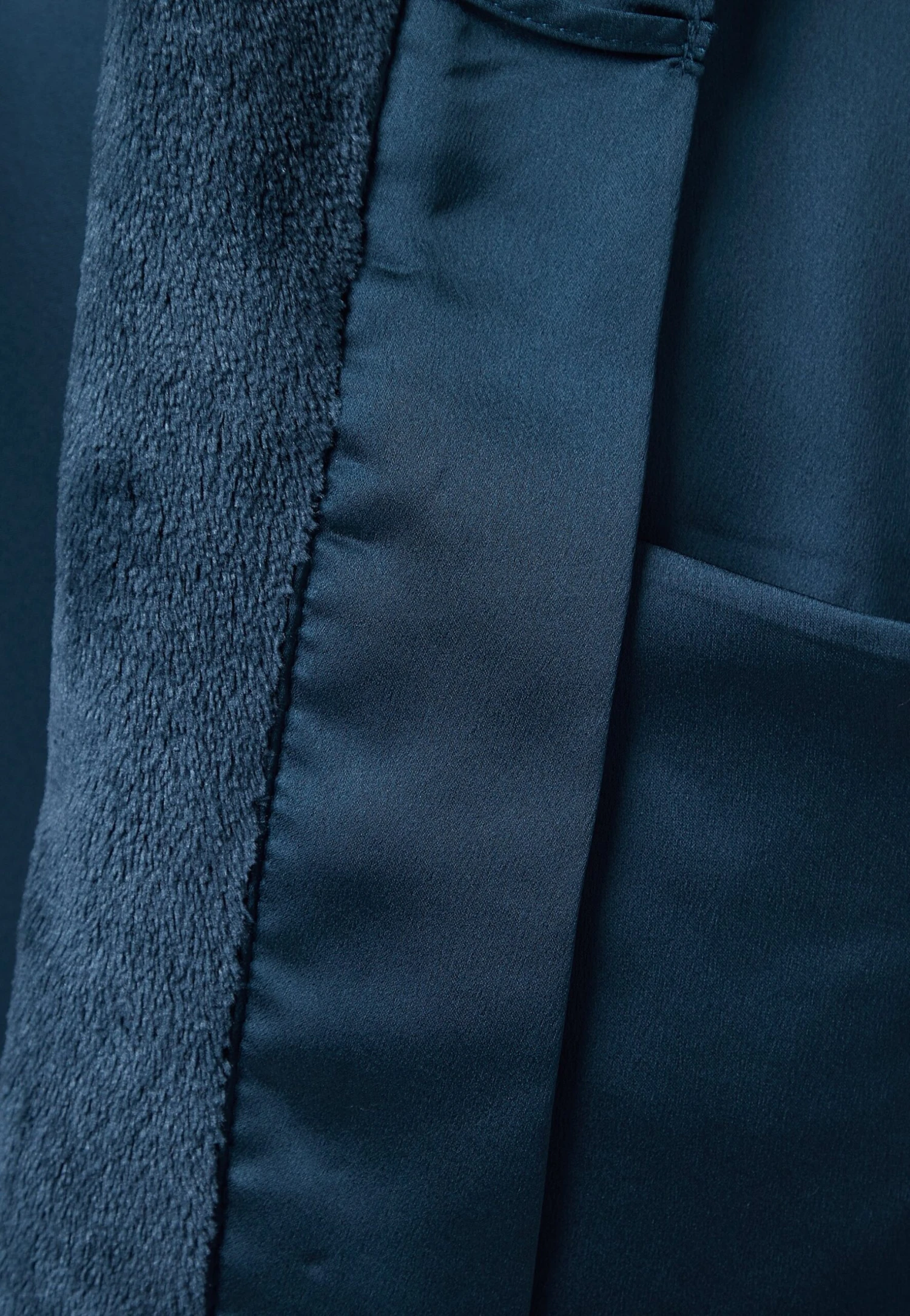 ETAM New Siberian - Peignoir - Bleu Marine 4 ETAM New Siberian - Peignoir - Bleu Marine – Image 4