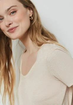 ETAM Delfa - T-Shirt Basique - Beige 8 ETAM Delfa - T-Shirt Basique - Beige -Etam d7b6a096ed604047a5872b62f95b8257